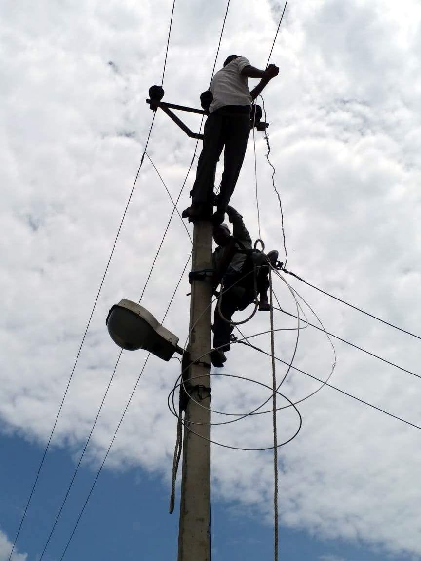 Cut electricity connection of 50 people, Revenue charged 10 lakh rupees