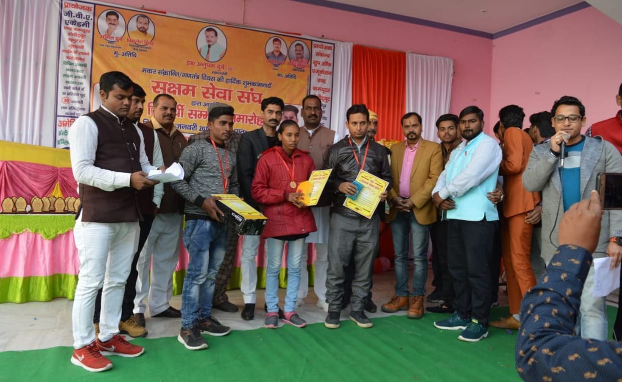 Neelu first in general knowledge competition