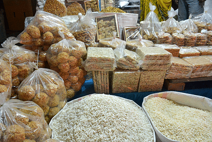 On The Occasion Of Makar Sankranti Festival, There Is A Bumper Demand For  Sesame Laddus, The Price Is 10 To 15 Percent Higher. - Amar Ujala Hindi  News Live - Makar Sankranti