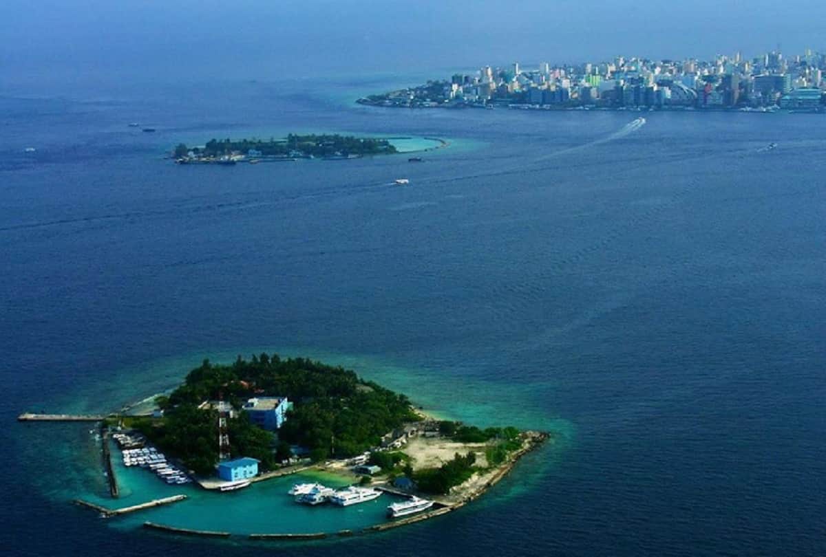 top 10 smallest countries in the world