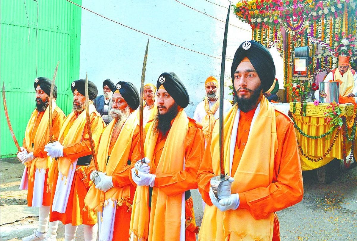 Nagar Kirtan Yatra on guru gobind singh prakash parv 2020 in agra