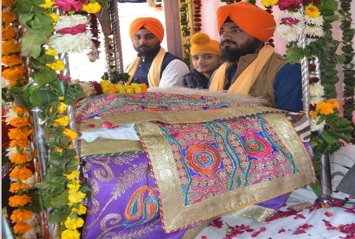 Nagar Kirtan Yatra on guru gobind singh prakash parv 2020 in agra