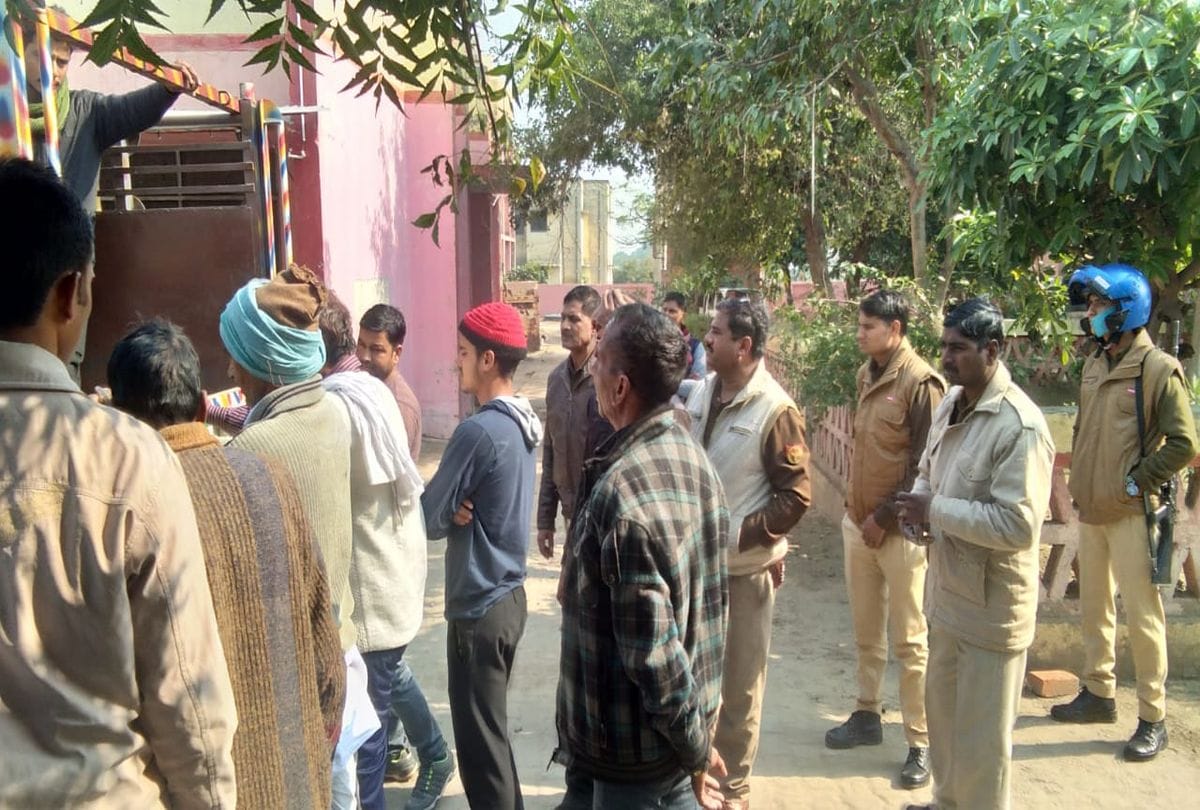 Clash between Two Parties in Patiali Stone Pelting and Firing One Died