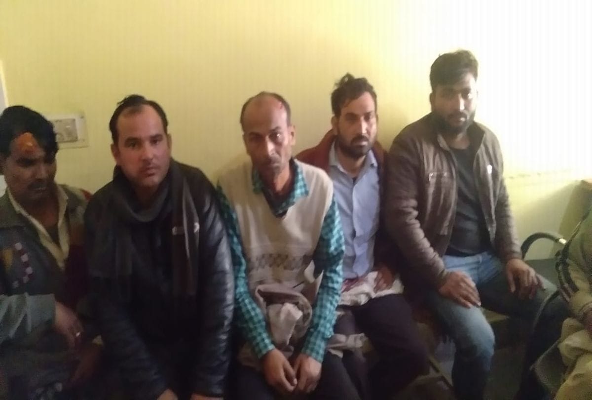 Clash between Two Parties in Patiali Stone Pelting and Firing One Died