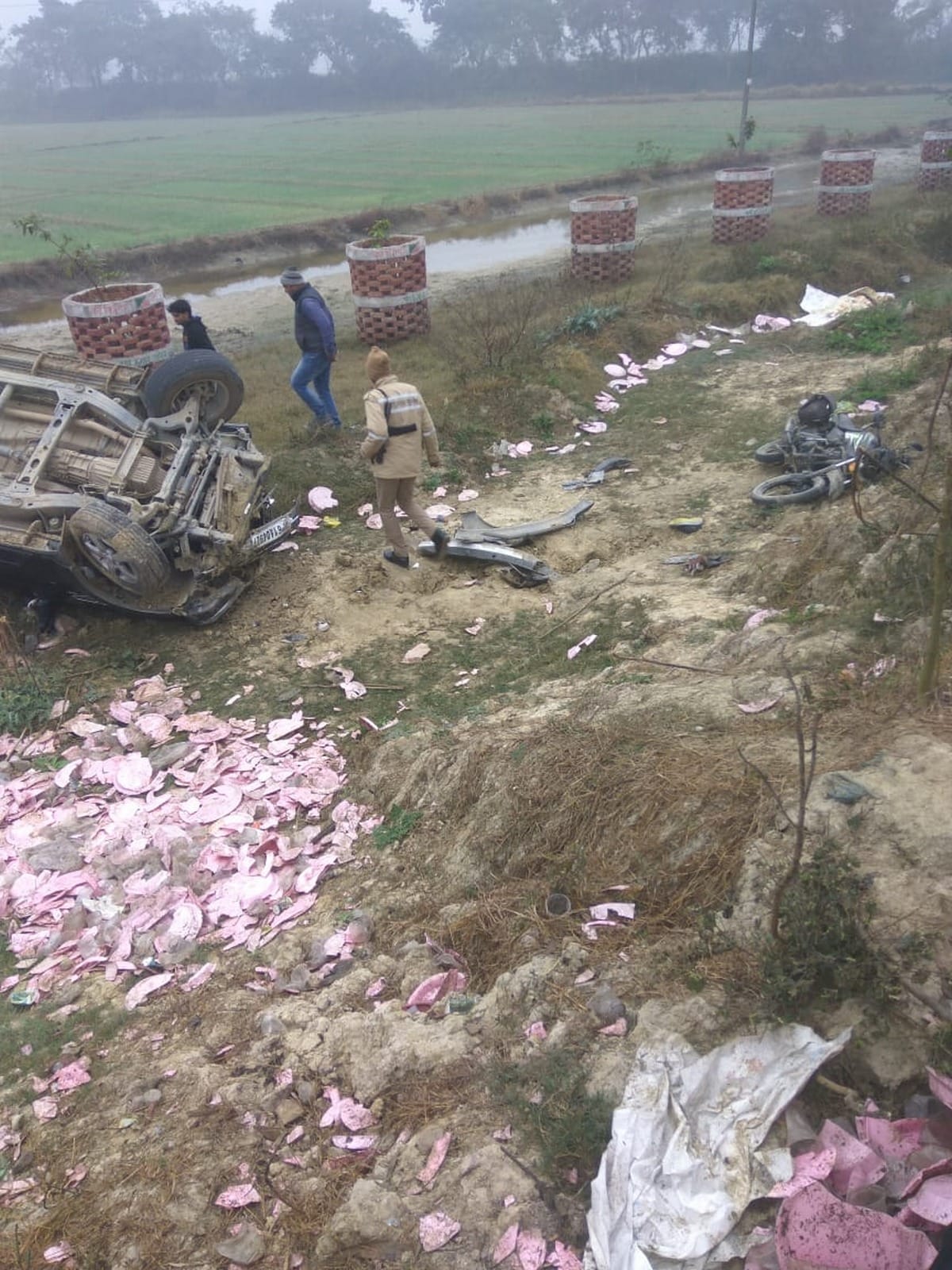 Two real brother died scorpio collide bike in kaptanganj azamgarh