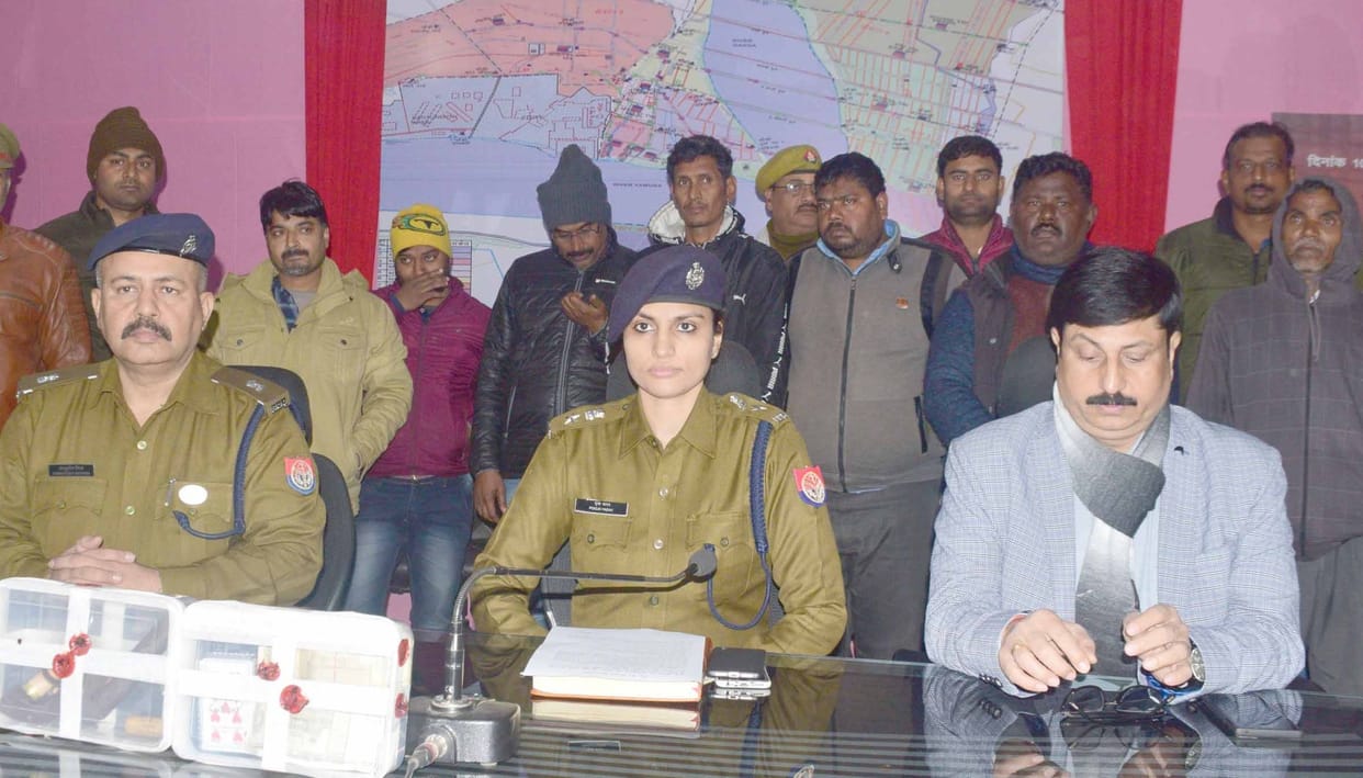 Seven arrested for gambling near Sangam, 66 thousand found