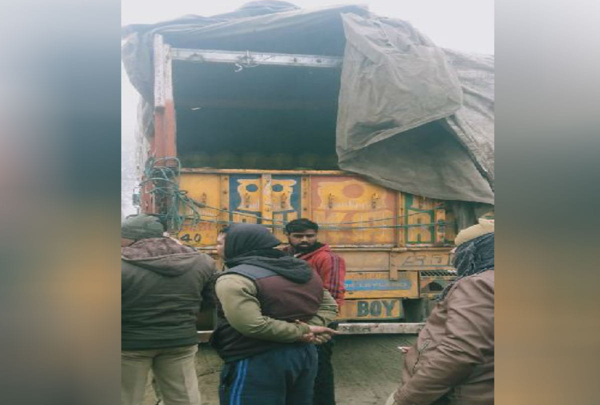 Vegetable Ghee Stolen After Cutting Tarpaulin of A Truck