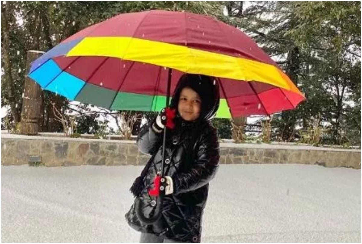 MS Dhoni Makes Snowman With Ziva Sakshi Shares Live Video On Instagram Watch