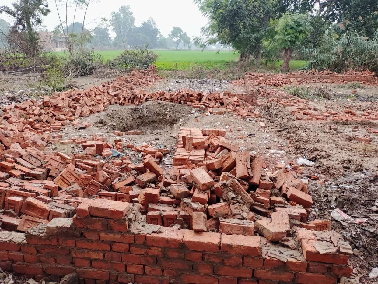 Chairman and SDM embroiled when wall under construction collapses