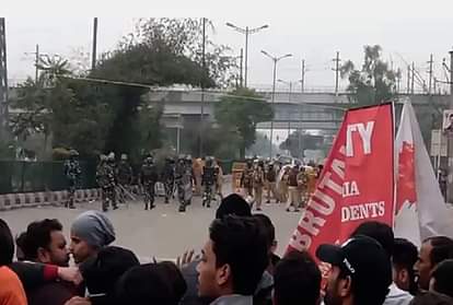 शाहीन बाग में प्रदर्शनकारी