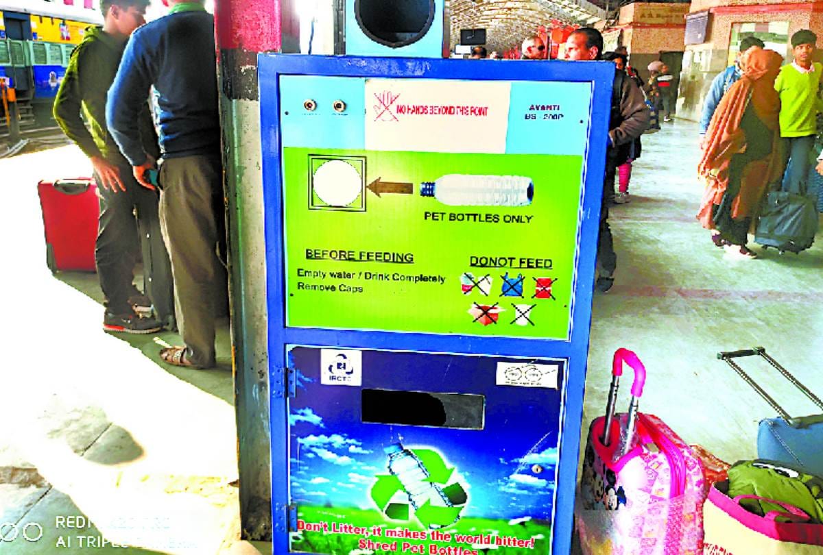condition of facilities at charbagh railway station