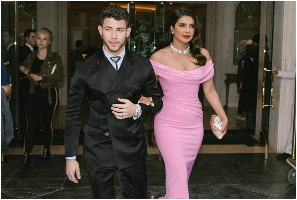 priyanka chopra in off shoulder pink gown in golden globe awards 2020 see pic