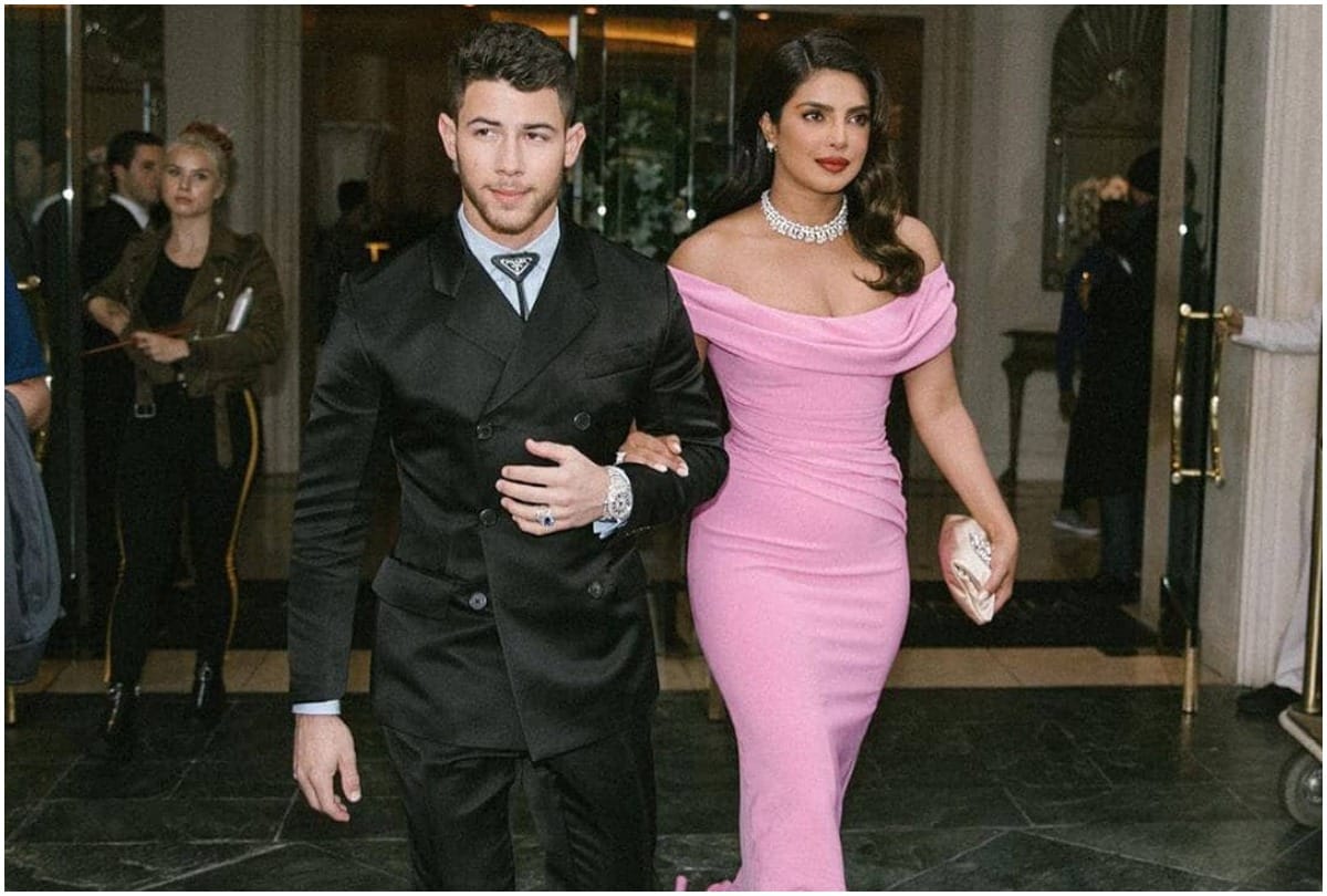 priyanka chopra in off shoulder pink gown in golden globe awards 2020 see pic