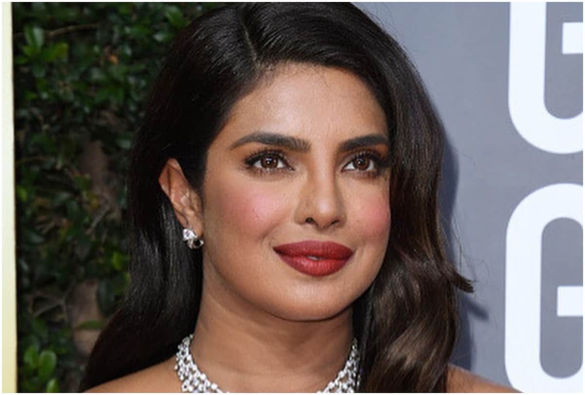 priyanka chopra in off shoulder pink gown in golden globe awards 2020 see pic