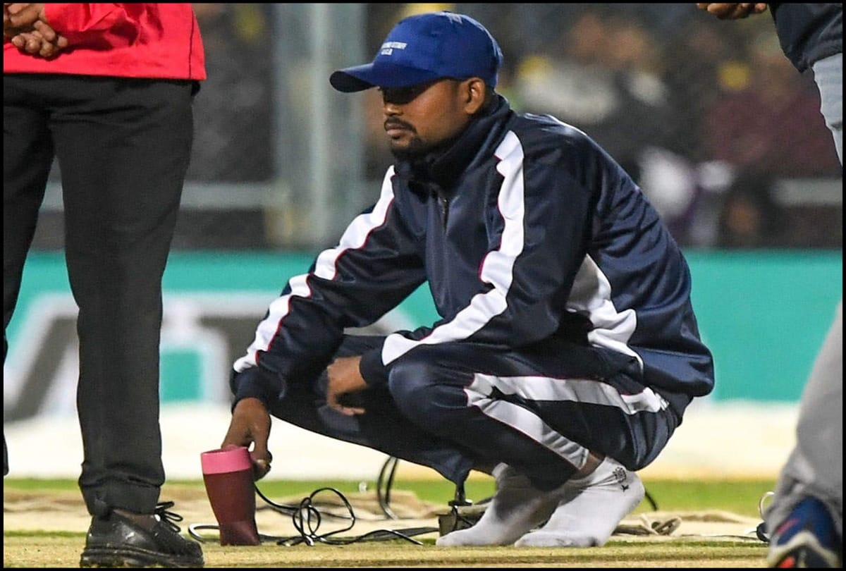IND Vs SL, 1st T20I: Worlds Richest Cricket Board BCCI Uses Hair Dryer And Steam Iron