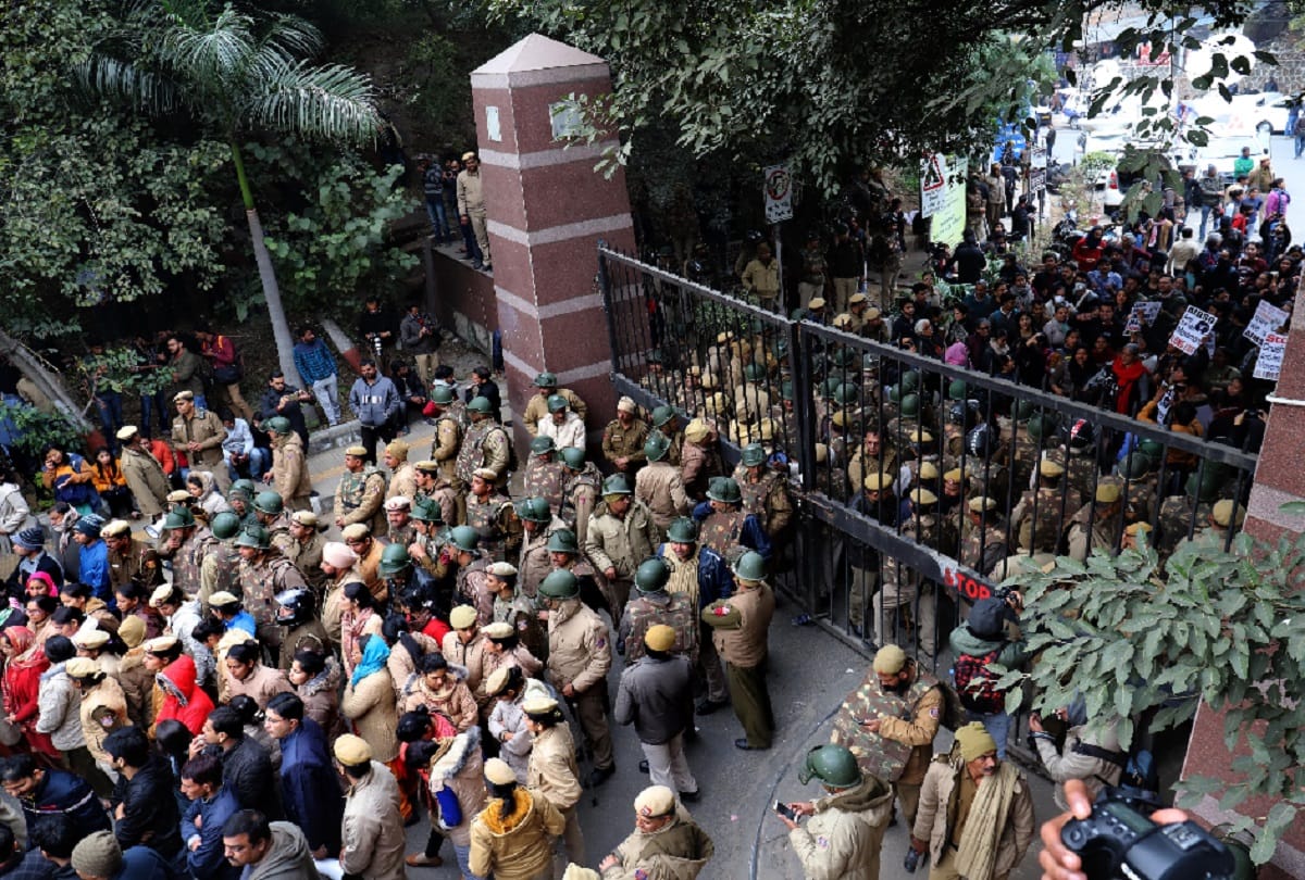 JNU administration constituted five member team to look into the matter of fivth January