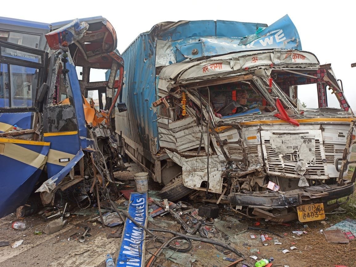 one died, 22 injured in road accident