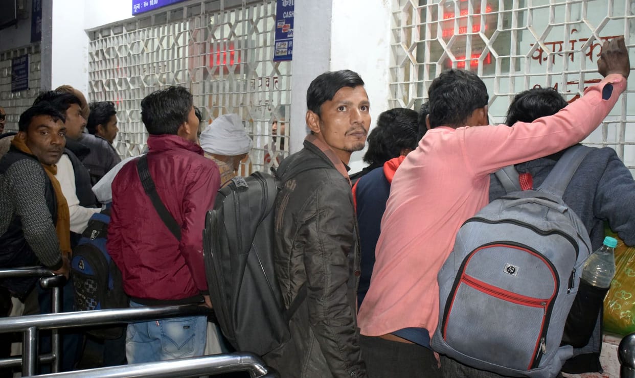 bsnl, conectvity, fail, bank, railway, kasganj