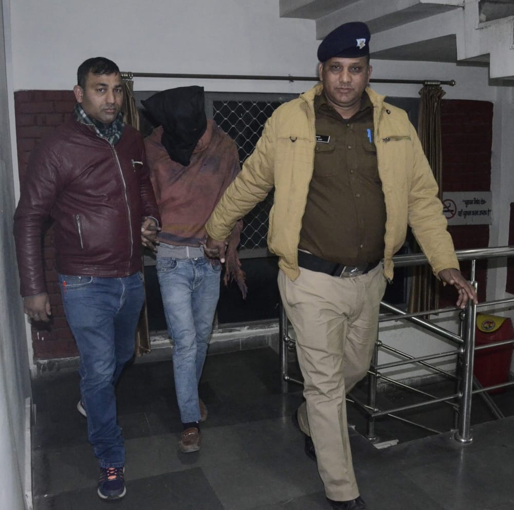 Girlfriend Murder Accused Boyfriend Live Very cool life in dehradun jail