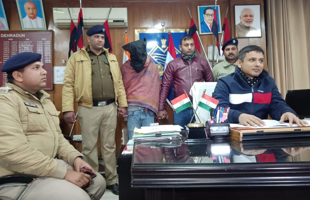 Girlfriend Murder Accused Boyfriend Live Very cool life in dehradun jail