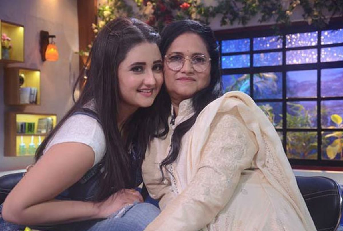 bigg boss 13 rashami desai mother rasila blast on mahira sharma mother sania bedroom comment