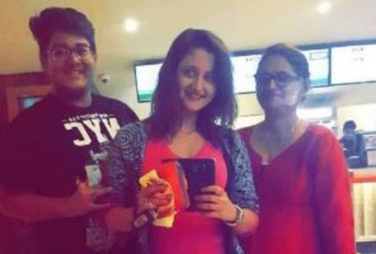 bigg boss 13 rashami desai mother rasila blast on mahira sharma mother sania bedroom comment