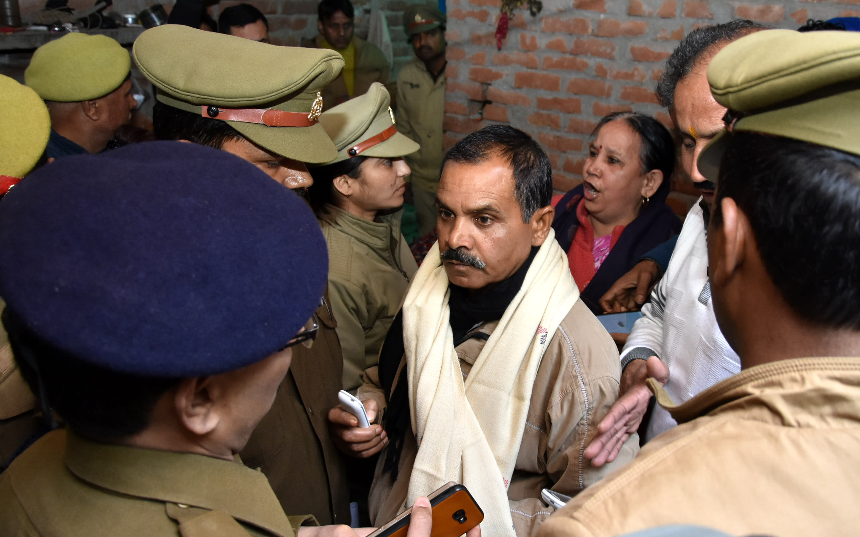 Sonu's face crushed with silbatte, chisels and blows on the innocent