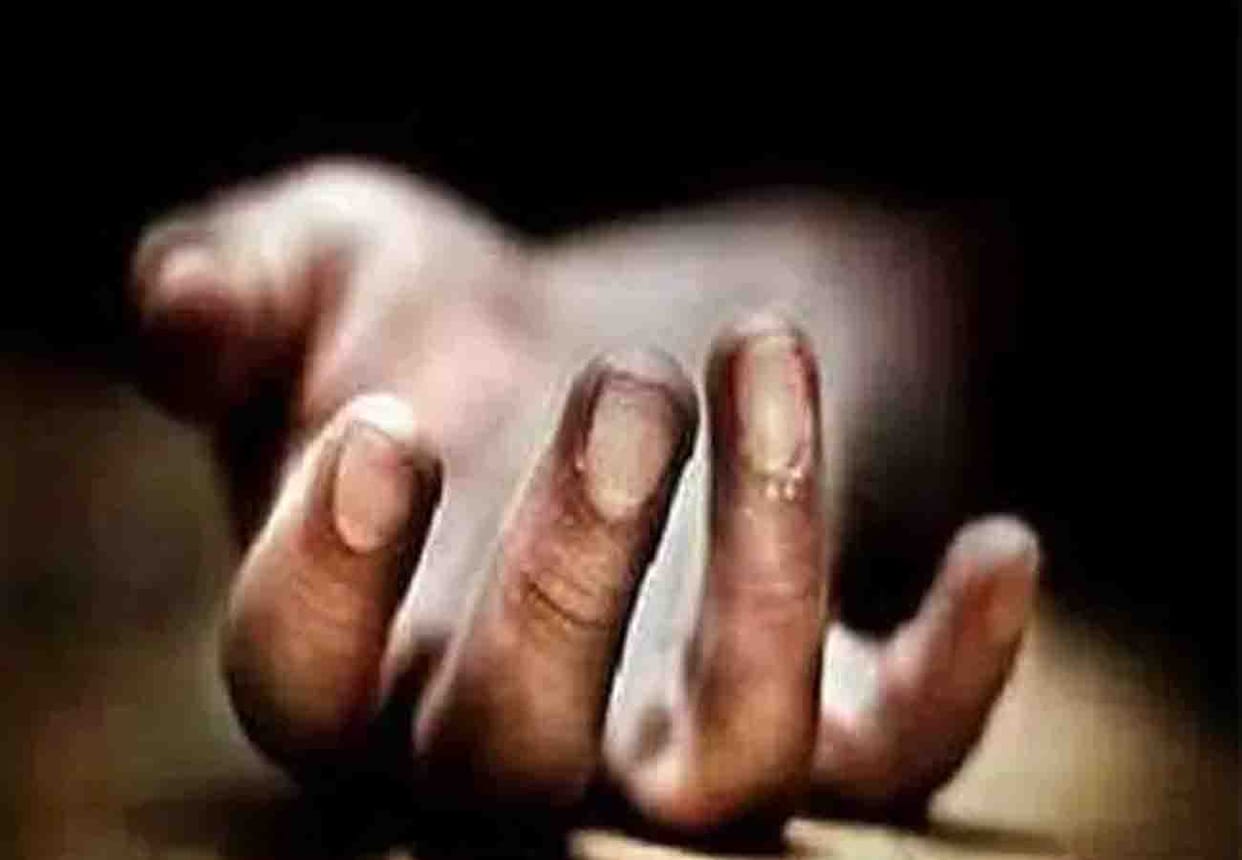 Assistant Consolidation Officer found dead in the room in hardoi