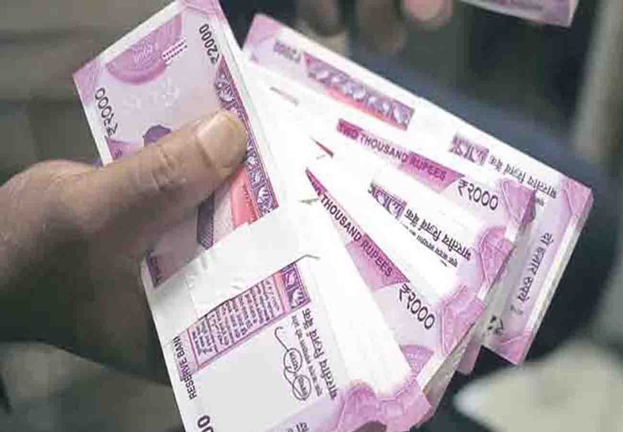 Leather trader trying to killed, robbed 40 lakhs in kanpur