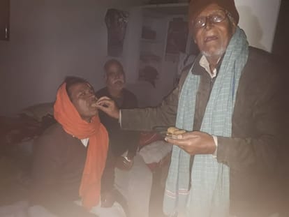Stones had gone to wait for this decision: grand father of Nirbhaya