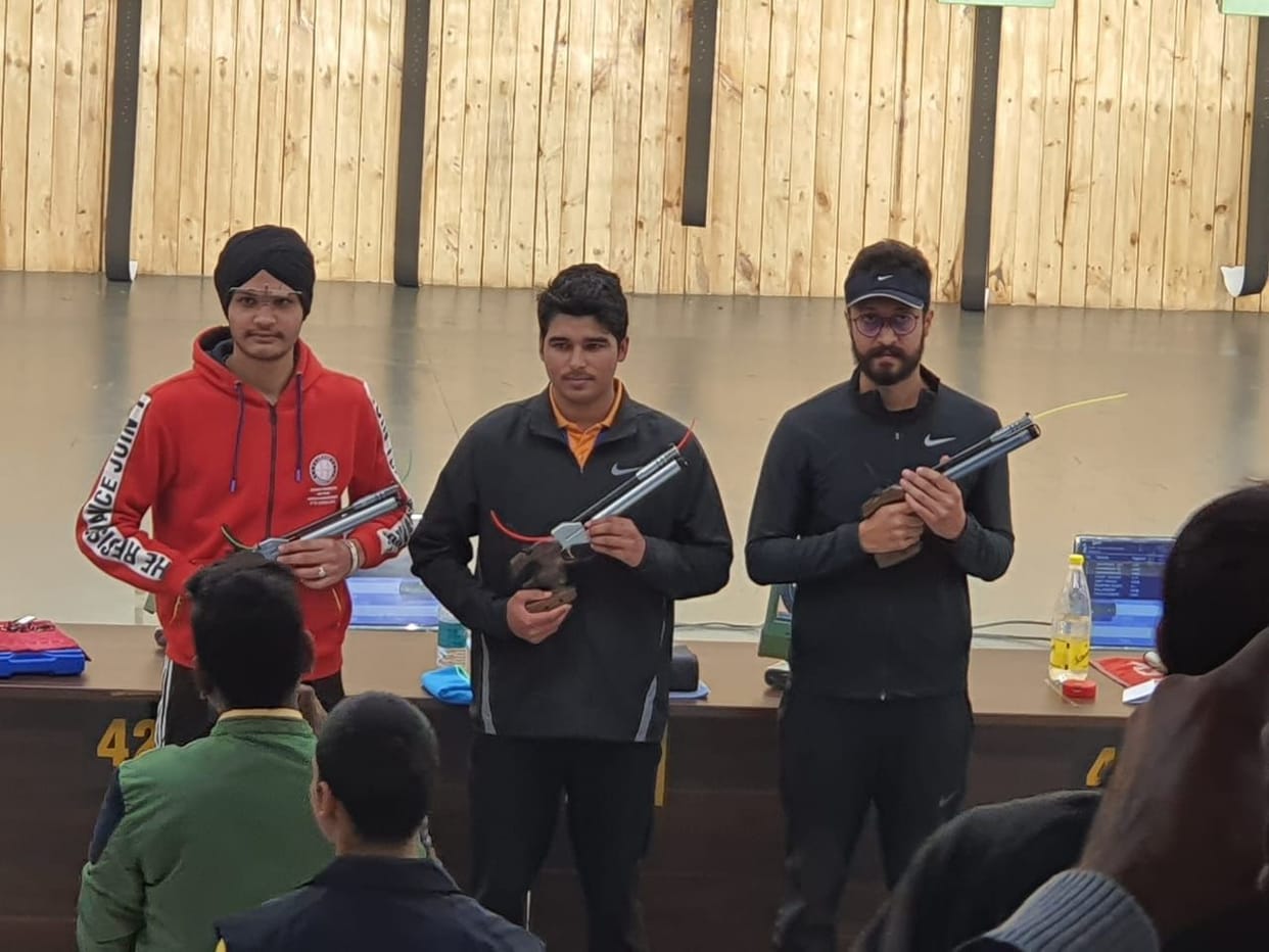 Saurabh gets gold in air pistol event