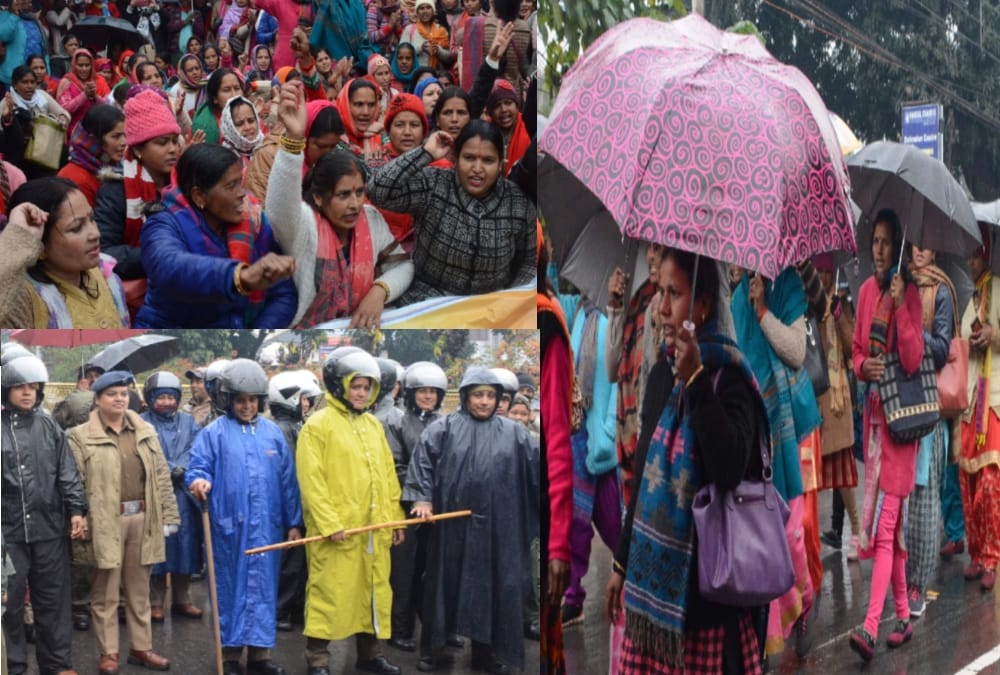 Anganwadi Workers Protest and Argument with police during rainfall in dehradun