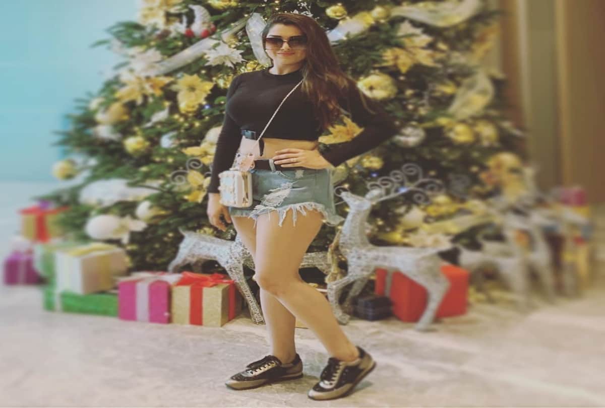 bhojpuri film industry actress amrapali dubey bold beautiful pics