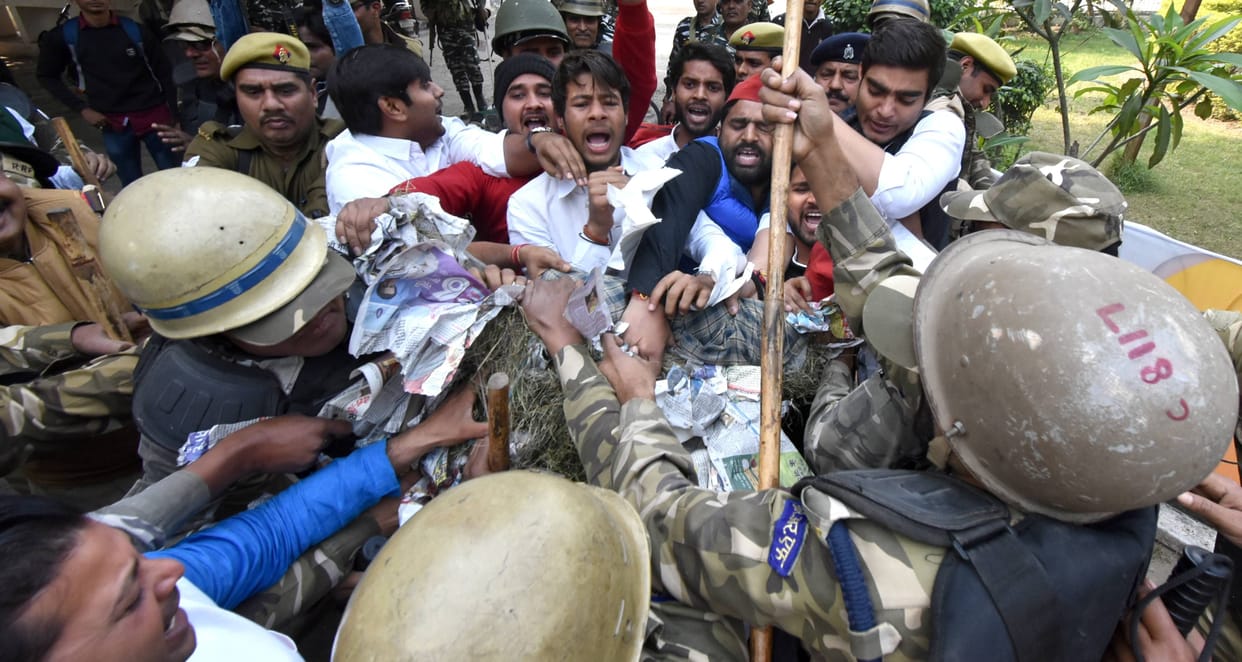 Allahabad university sutudents demonstrated in solidarity wity JNU