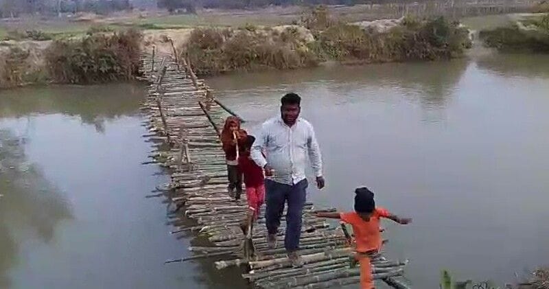 Villagers showed mirror by making bamboo bridge