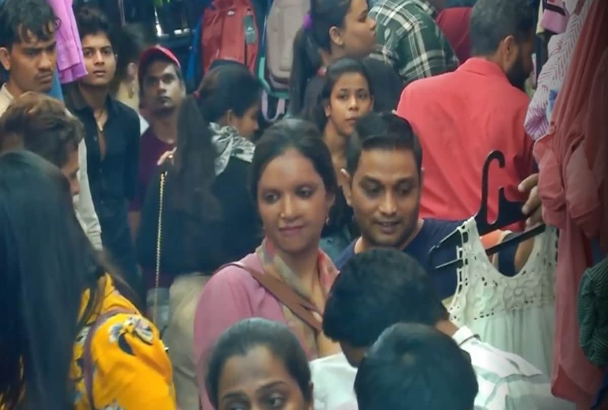 Deepika padukone stepped out on the streets of Mumbai as acid attack survivor Malti of Chhapaak