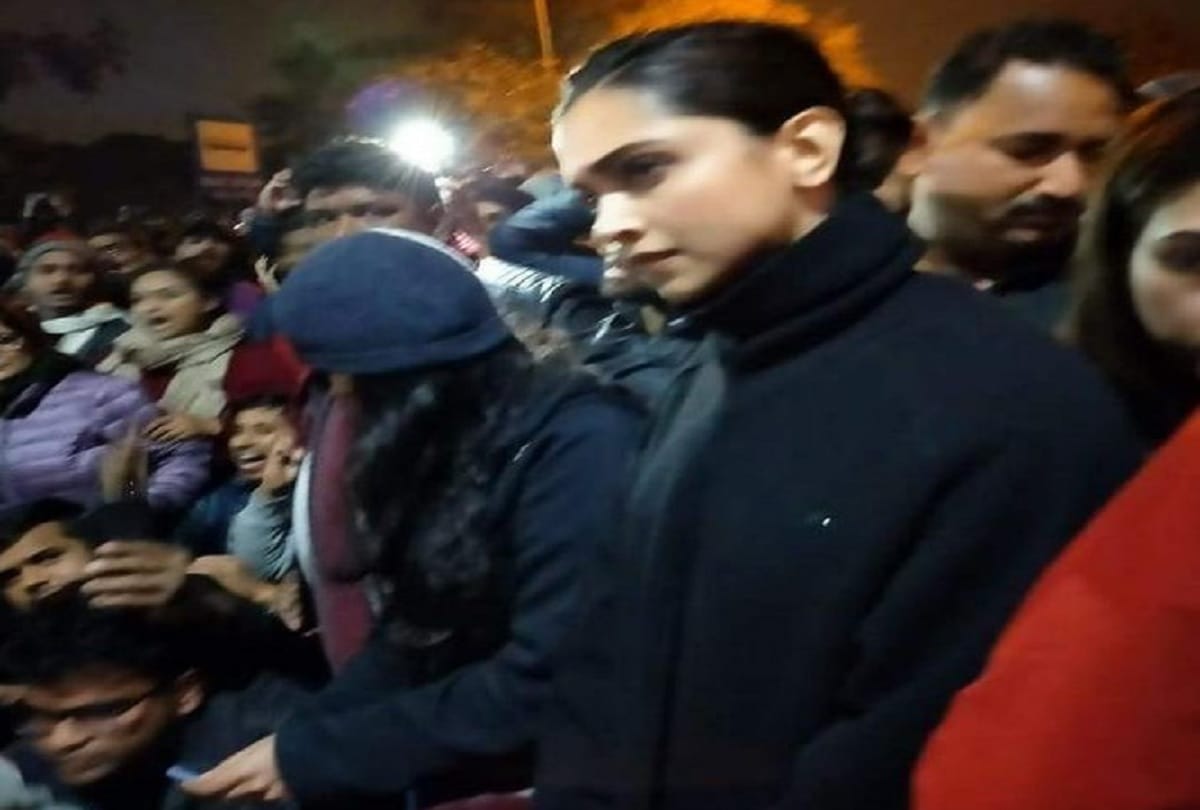 Deepika Padukone at Jawaharlal Nehru University to support students protesting against 