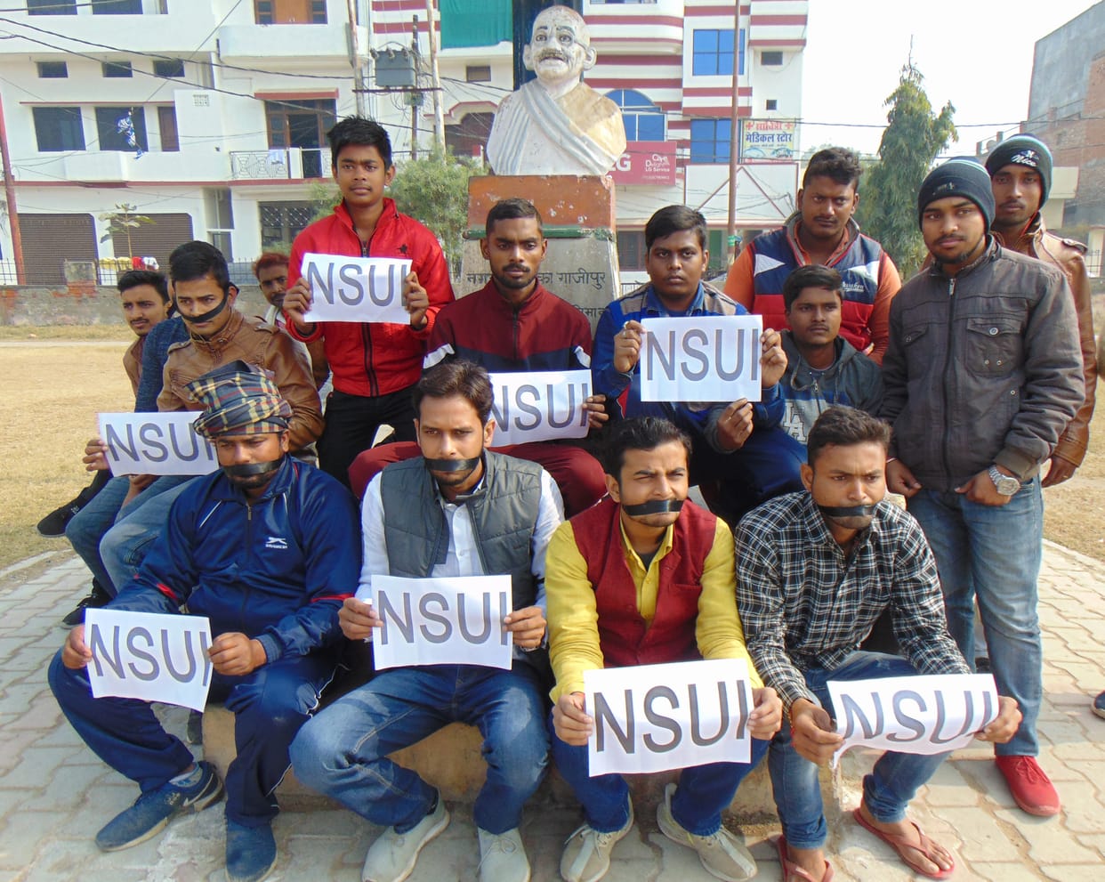 JNU: NSUI performed black band across the mouth