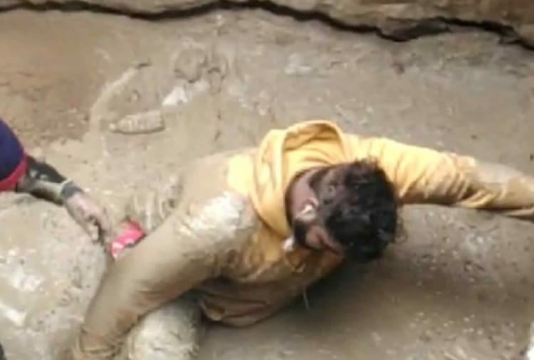 two youth fall in big hole in Rohtak