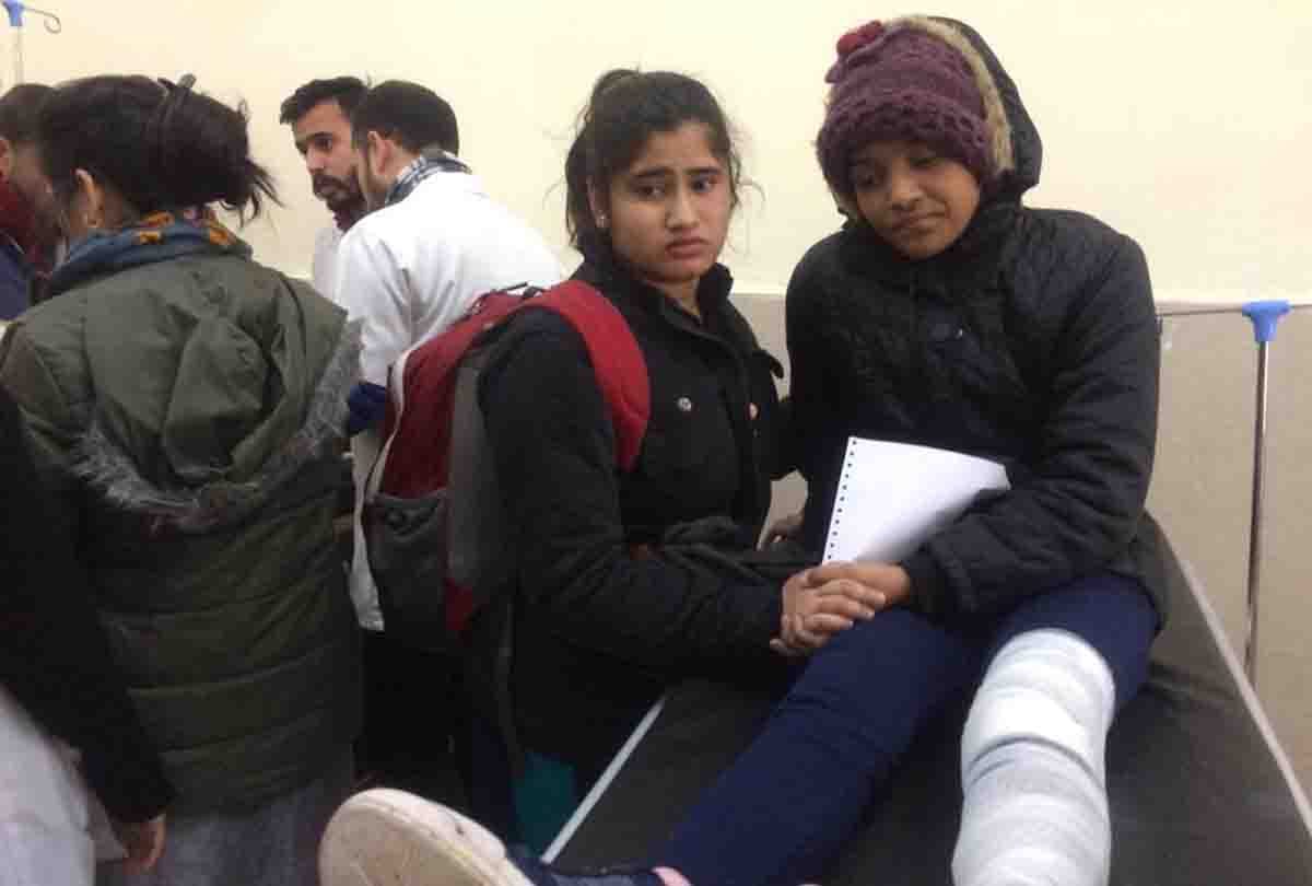 two mini bus Collision in reasi jammu kashmir, mata vaishno devi pilgrims injured