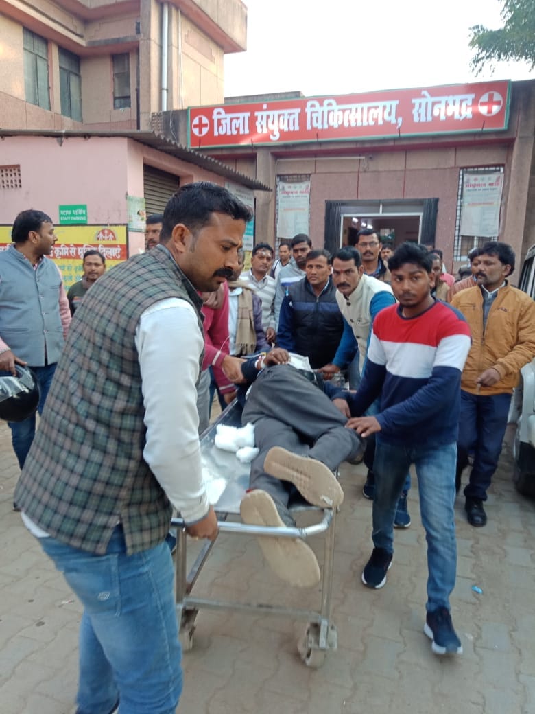 Scavengers injured in road accident, protest