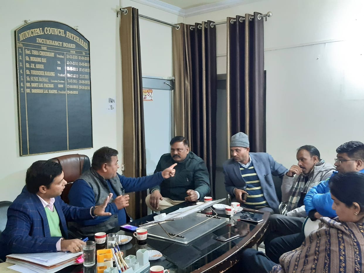 Controversy continues: All the councilors did not reach the meeting to open the tender, Pradhan kept calling,fatehabad