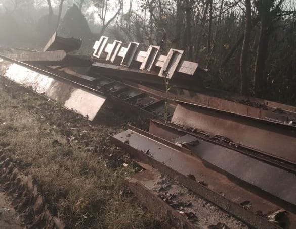 Muzaffarnagar: no bridge over Solani river