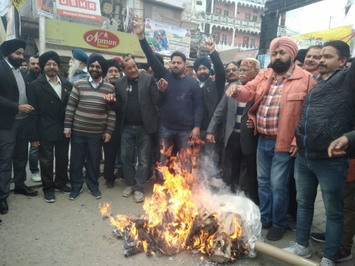 Protest against murder of Sikh youth in Pakistan boils down to