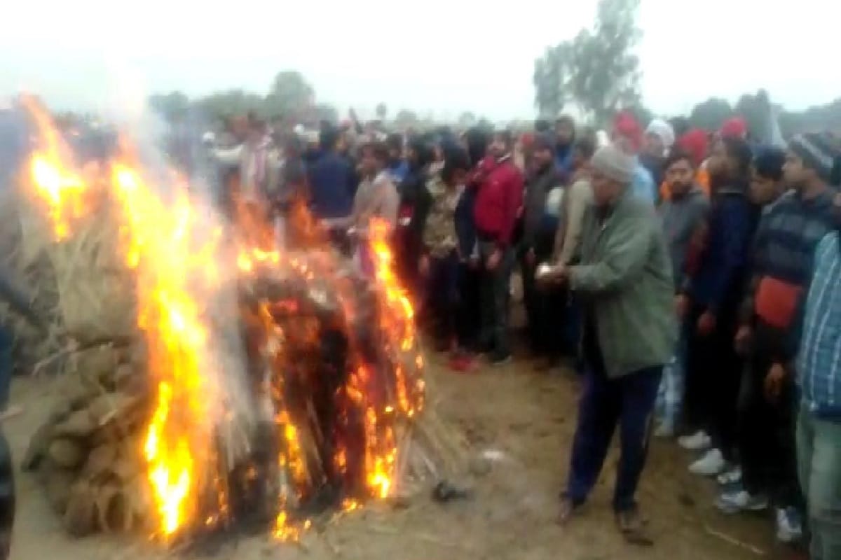 Accident News, Four bodies were cremated in Pohalli village of Meerut