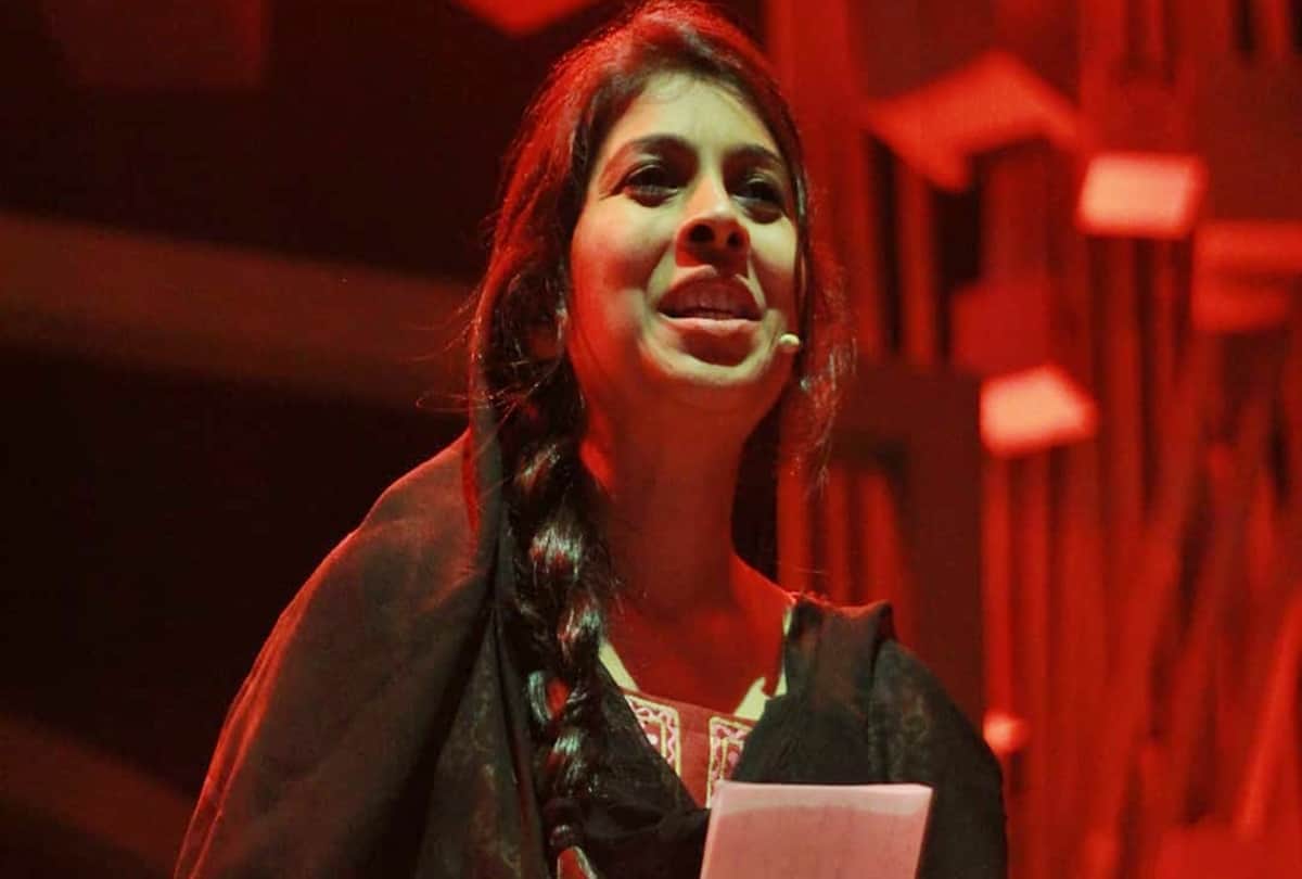 Free Kashmir poster viral girl from Mumbai is Mehak Mirza Prabhu know about her