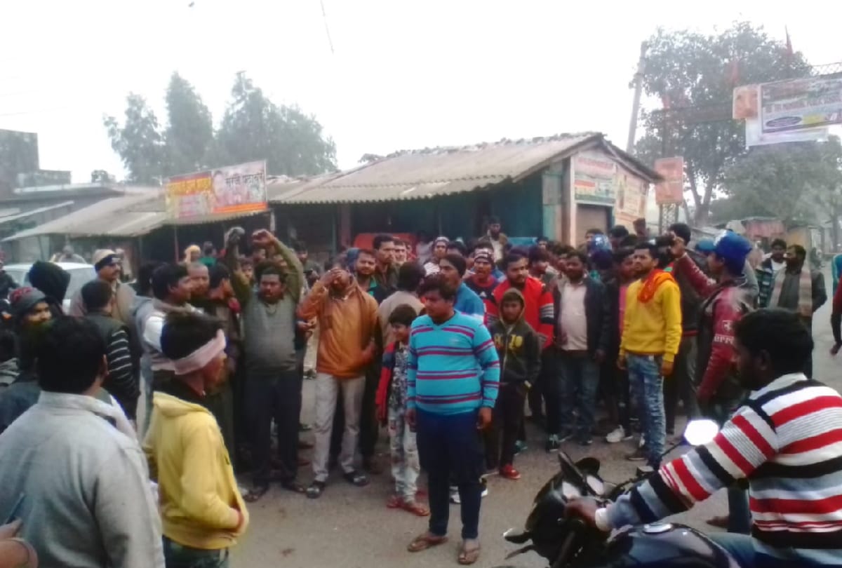 attempt to theft in shop, angry shopkeepers traffic jammed