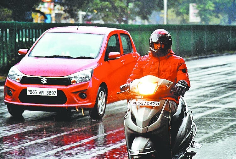 Day temperature dropped by six degrees due to rain in chandigarh, weather forecast