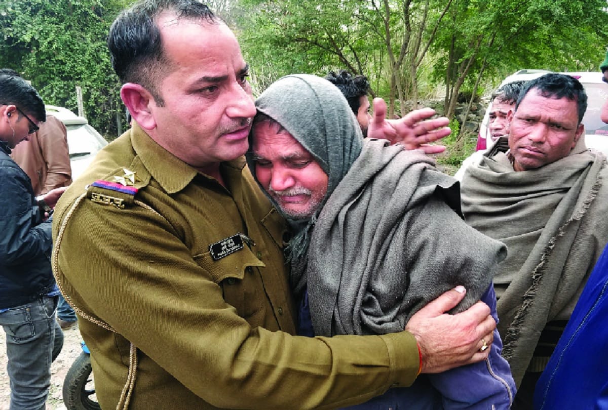 ghaziabad road accident Amit was only brother of eight sisters and Pravesh was to be married