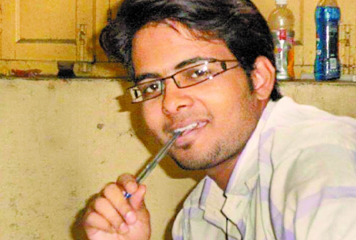 students are taking online help for their studies